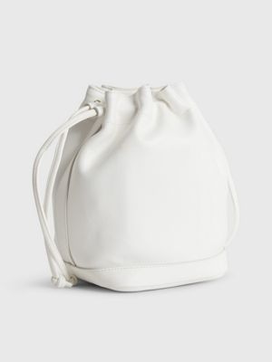 Opiaat Walter Cunningham Bijproduct Kleine gerecyclede bucket bag Calvin Klein® | K60K610450YAF