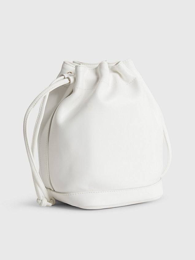 white kleine bucket-bag aus recyceltem material für damen - calvin klein