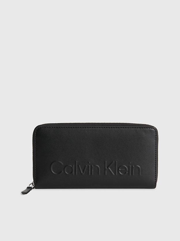 CK BLACK Grand portefeuille zippé en matière recyclée for femmes CALVIN KLEIN