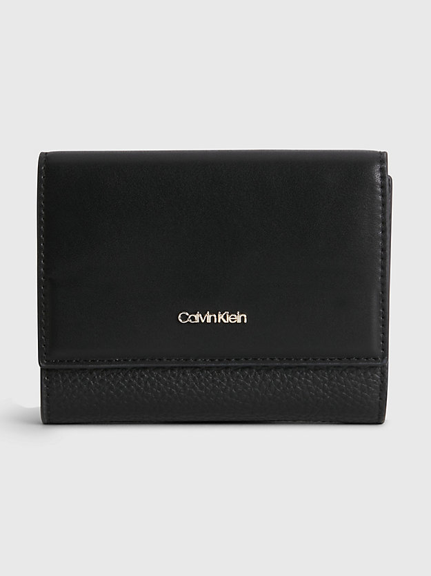 CK BLACK Dreifach faltbares Portemonnaie aus recyceltem Material für Damen CALVIN KLEIN