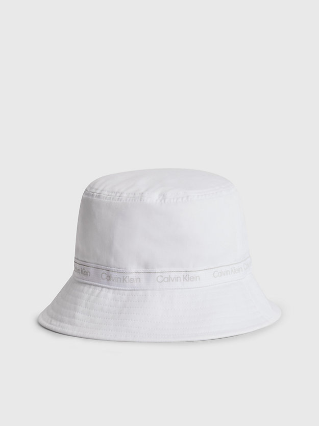 BRIGHT WHITE Kapelusz typu Bucket Hat z bawełny organicznej dla Kobiety CALVIN KLEIN