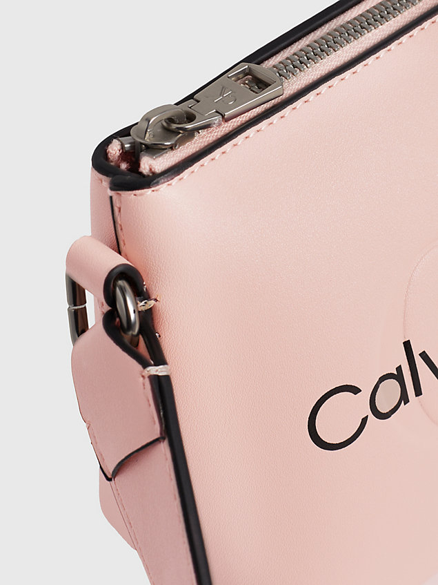 sac en bandoulière pink pour femmes calvin klein jeans