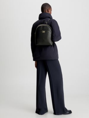 Runder Rucksack aus recyceltem Material Calvin Klein® K60K610772BAX