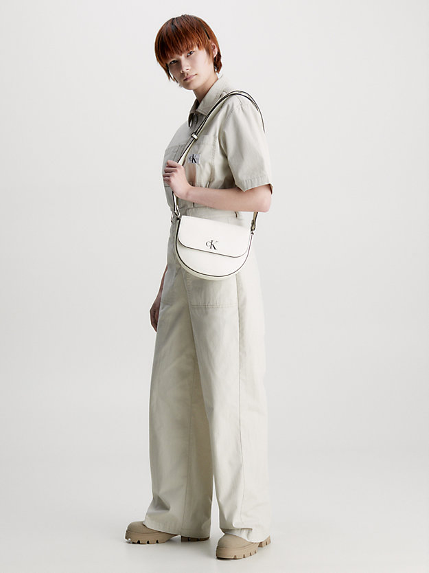 BRIGHT WHITE Crossbody Bag aus recyceltem Material für Damen CALVIN KLEIN JEANS