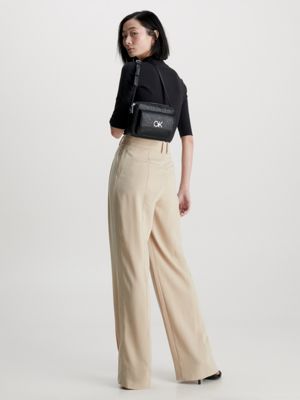 Crossbody Bag aus recyceltem Material Calvin Klein® K60K610921BAX
