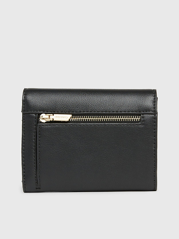 ck black dreifach faltbares portemonnaie aus recyceltem material für damen - calvin klein