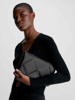 ck black gesteppte wandelbare schultertasche für damen - calvin klein