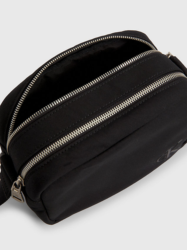 black torba przez ramię z diagonalu dla kobiety - calvin klein jeans