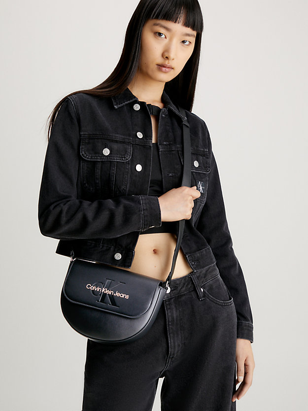 black with rose saddle shoulder bag for women calvin klein jeans