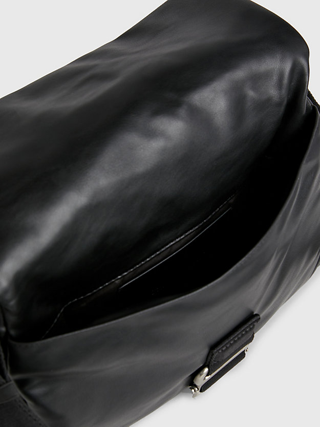 Faux Leather Shoulder Bag Calvin Klein® | K60K611235BDS