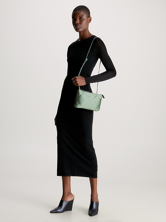 green pikowana satynowa torba przez ramię dla kobiety - calvin klein