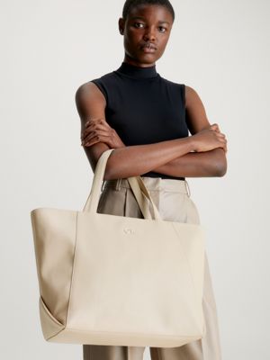 Grand sac 2025 tote calvin klein