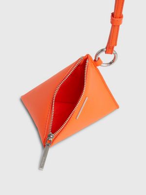 Geometric pouch discount