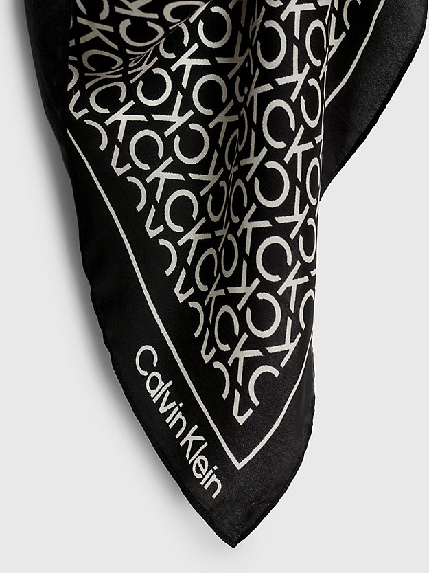 sciarpa di seta con logo ck black da donne calvin klein