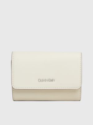 Calvin klein trifold clearance wallet