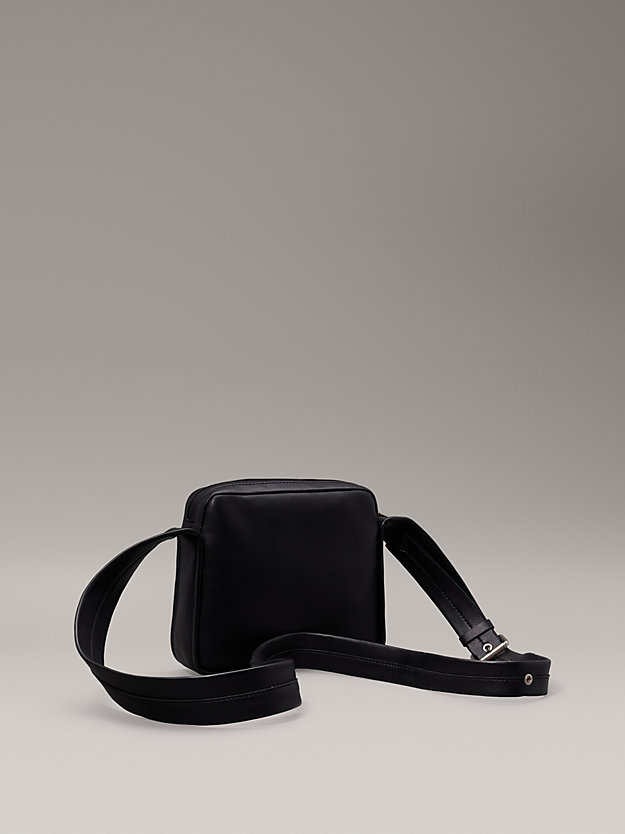 sac en bandoulière carré black pour femmes calvin klein jeans