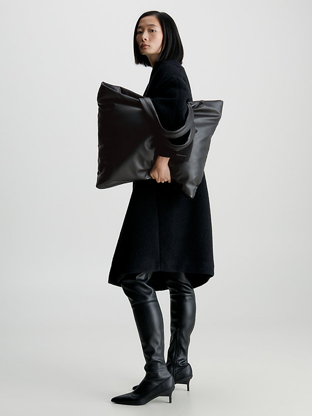 ck black miękka torba tote oversize dla kobiety - calvin klein