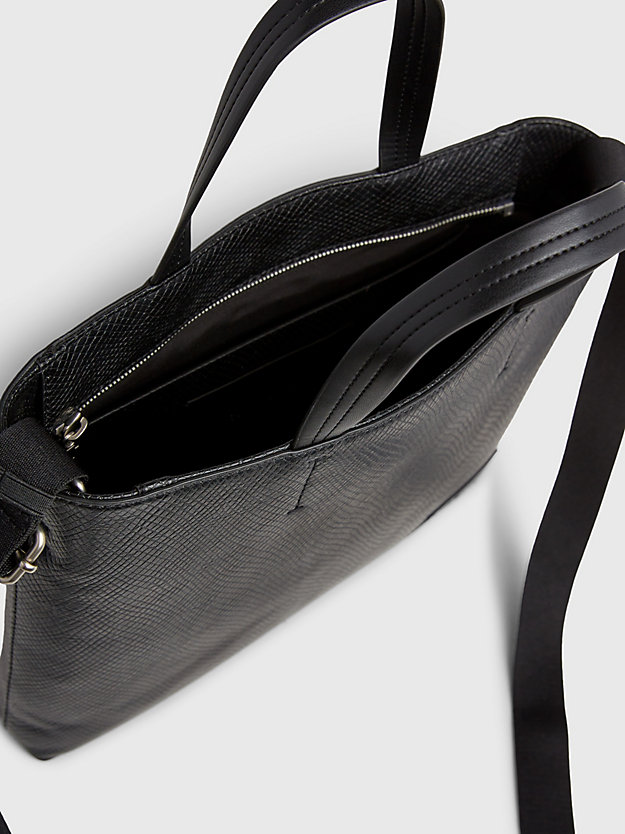 black wąska torba tote ze skóry węża dla kobiety - calvin klein jeans