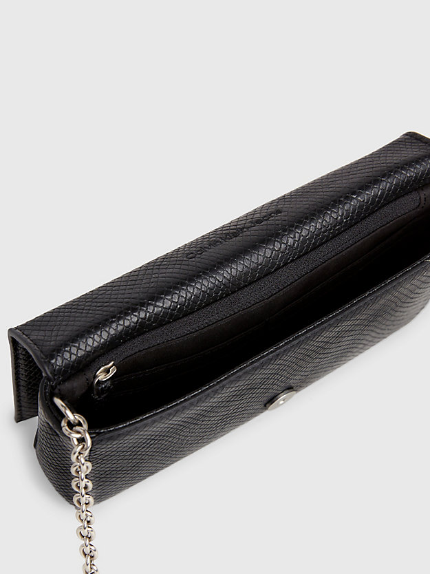 black crossover portemonneetas met slangenprint voor dames - calvin klein jeans