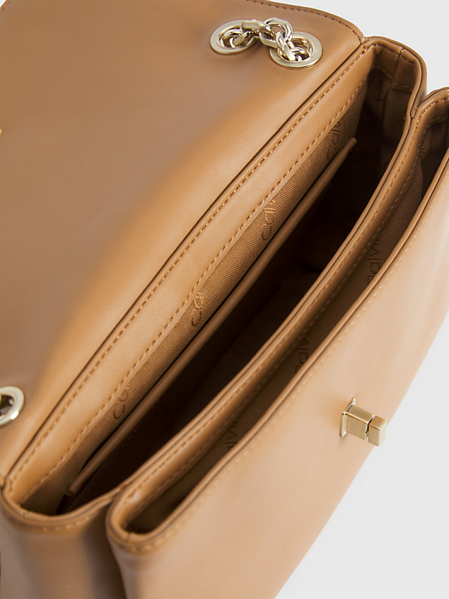 brown wielofunkcyjna torba na ramię dla kobiety - calvin klein