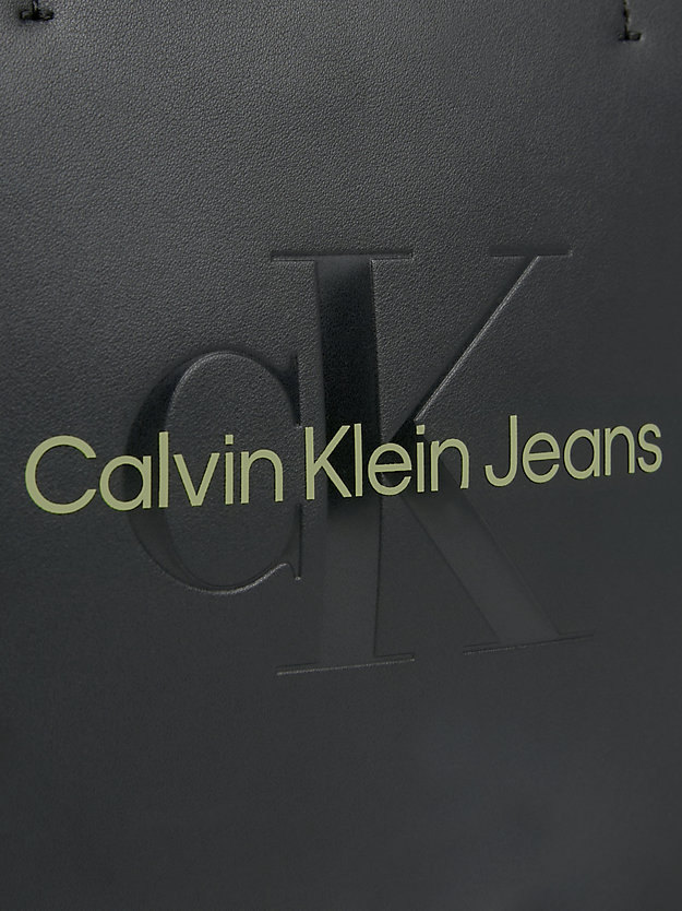 bolso tote delgado black/dark juniper de mujeres calvin klein jeans
