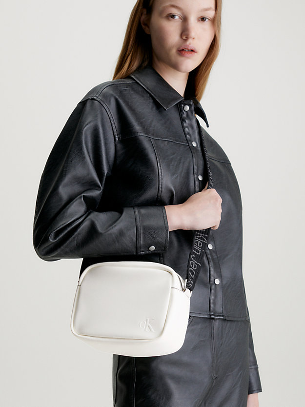 sac en bandoulière bright white pour femmes calvin klein jeans
