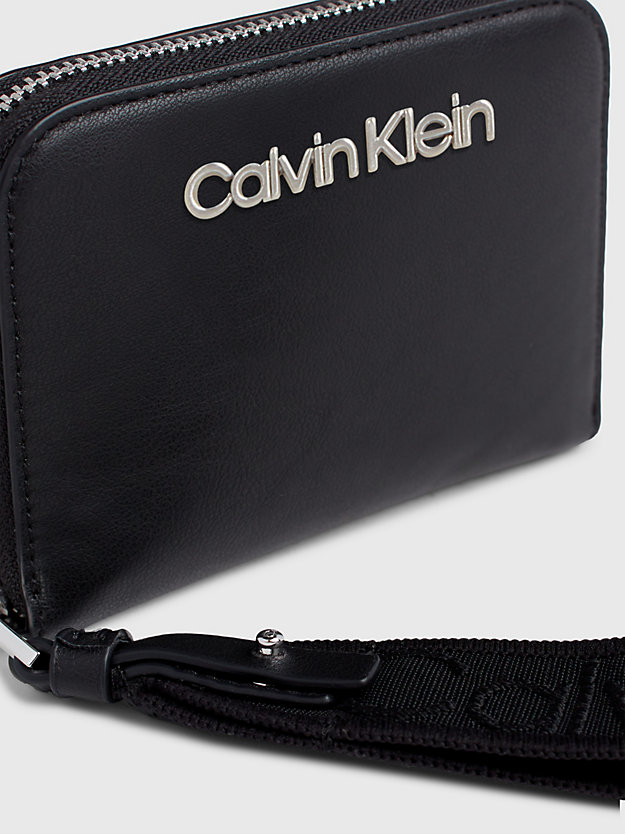 portafoglio con zip integrale e borsellino portamonete da polso rfid ck black da donne calvin klein