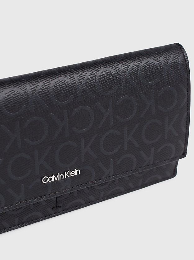black epi mono dreifach faltbares rfid-portemonnaie mit großem logo für damen - calvin klein