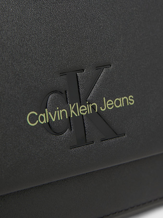 sac bandoulière avec rangement pour portefeuille et téléphone black/dark juniper pour femmes calvin klein jeans