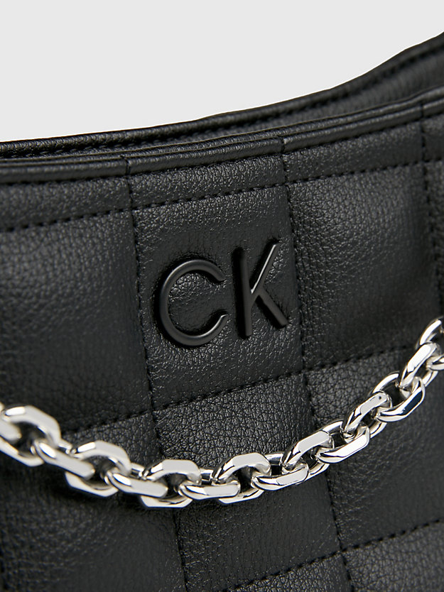 ck black gesteppte schultertasche für damen - calvin klein