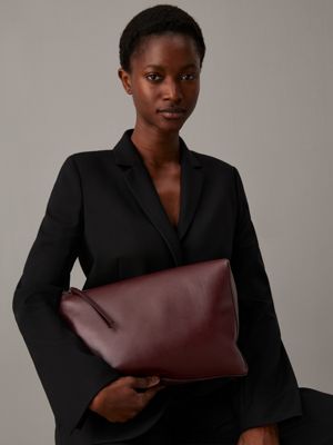 cherrywood oversized nappa leather clutch for women calvin klein