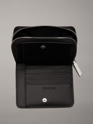 pvh black portfel z zamkiem wokół dla kobiety - calvin klein