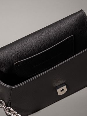 black schultertasche für damen - calvin klein jeans