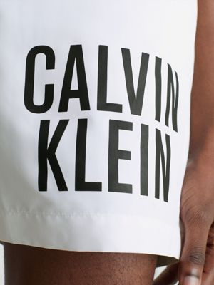 pvh classic white medium badeshorts mit tunnelzug – intense power für herren - calvin klein