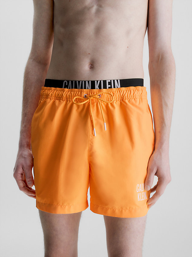 bañador corto con cinturilla doble - intense power orange de hombre calvin klein