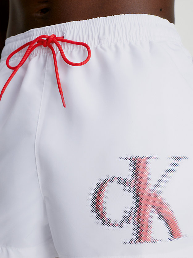 PVH CLASSIC WHITE Kurze Badeshorts mit Kordelzug – CK One für Herren CALVIN KLEIN