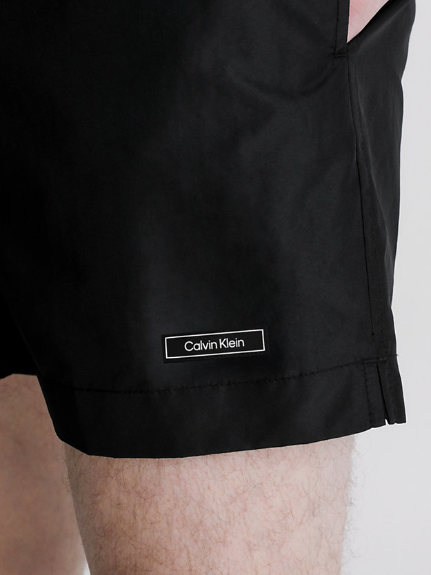PVH BLACK Badeshorts mit doppeltem Bund – Core Solids für Herren CALVIN KLEIN