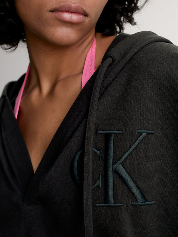 PVH BLACK Plażowa bluza z kapturem unisex - CK Authentic dla unisex CALVIN KLEIN