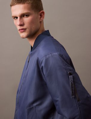 blue nylonowa bomberka dla mężczyźni - calvin klein jeans
