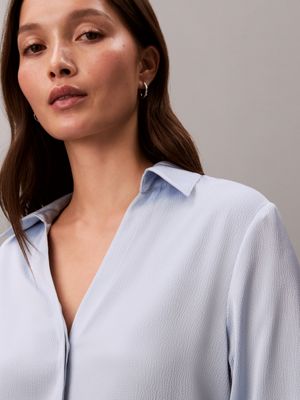 breezy blue tailliertes hemd aus gehämmertem satin für damen - calvin klein