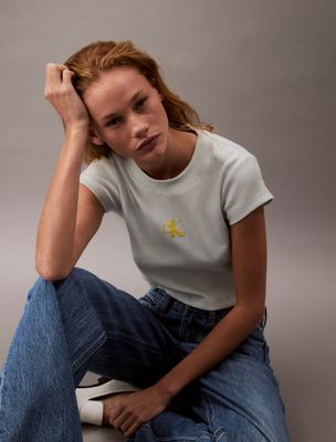 sprout green slim cropped monogram t-shirt for women calvin klein jeans