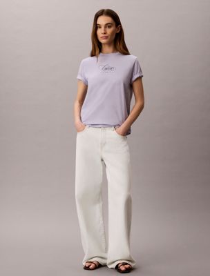 purple klassisches t-shirt mit logo-skript für damen - calvin klein jeans