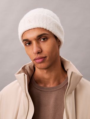 lily white czapka z logo z miękkiej dzianiny boucle dla mężczyźni - calvin klein