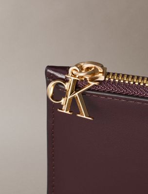 fudge kartenetui aus leder mit reißverschluss für damen - calvin klein