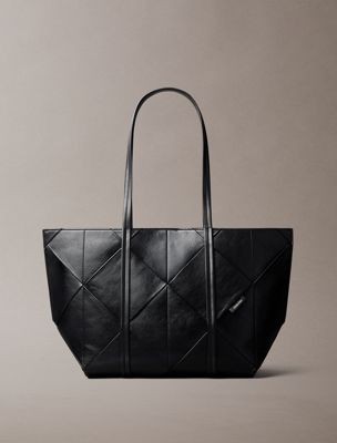black gewebter shopper mit emblem für damen - calvin klein
