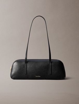 black folien-logo-schultertasche für damen - calvin klein