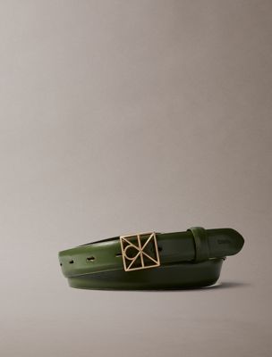 green gürtel aus vollnarbenleder mit logo-emblem für damen - calvin klein