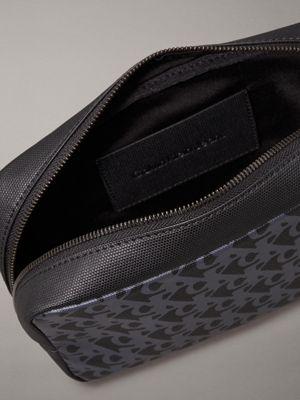 na black logo wash bag for men calvin klein jeans