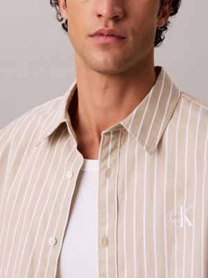 plaza taupe lässiges gestreiftes hemd aus baumwoll-popeline für herren - calvin klein jeans
