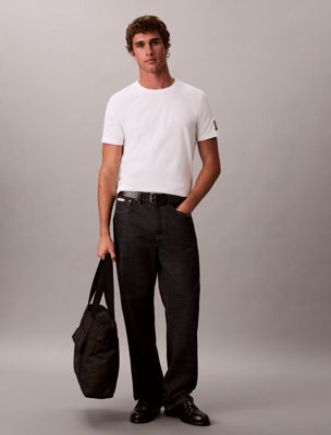 white jersey-t-shirt in wildleder-optik mit badge für herren - calvin klein jeans